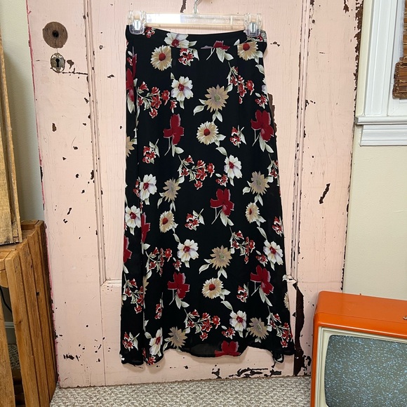 Petite Sophisticate Black Floral Midi Skirt Size 2 Goth Cottagecore Whimsigoth - Picture 9 of 15